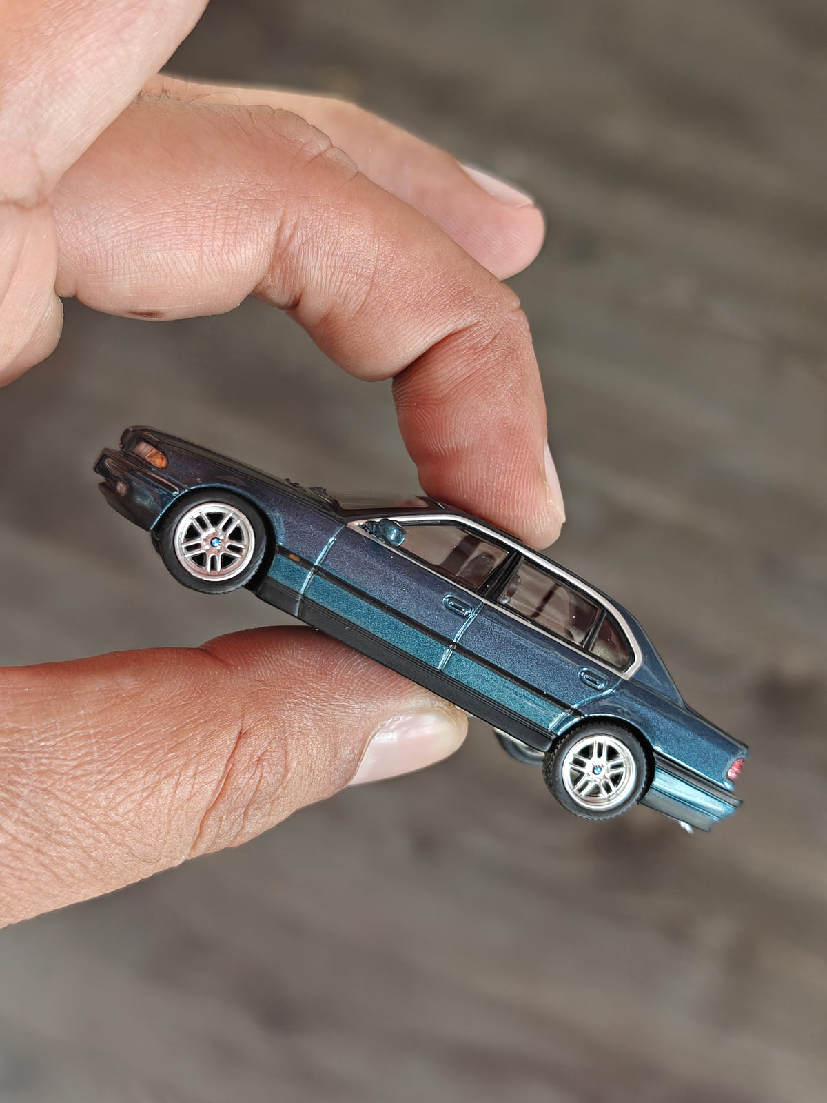 Mini GT BMW 750i L - Sorento Blue Metallic (Open Box)