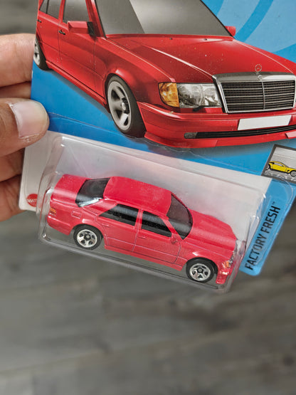 Hot Wheels Mercedes-Benz 500 E - Red (Imported)