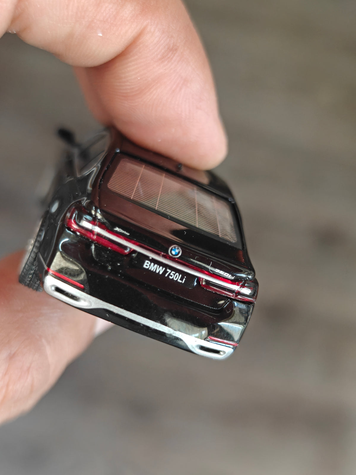 Mini GT BMW 750Li xDrive - Black Sapphire (Open Box)