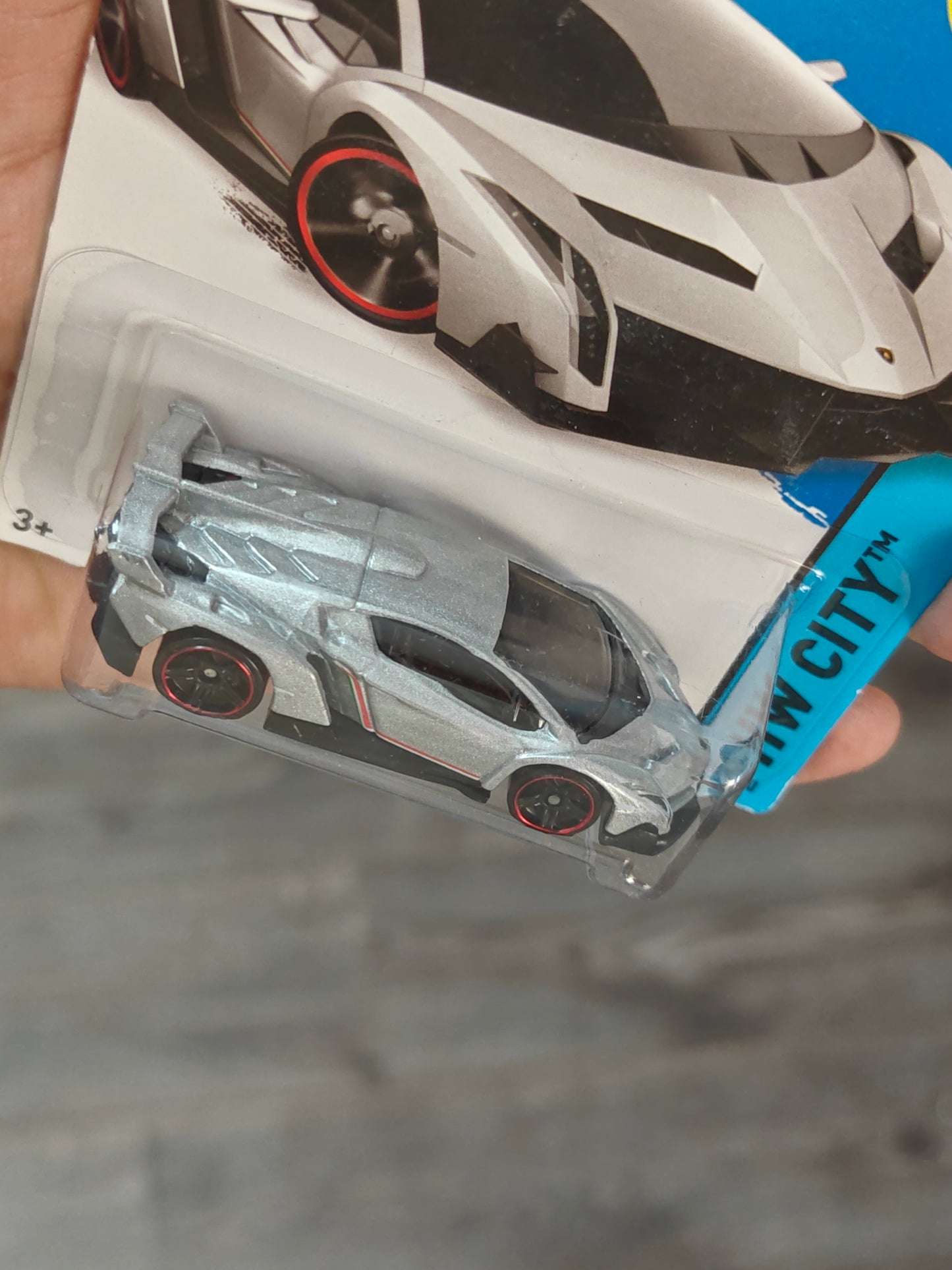Hot Wheels Lamborghini Veneno - Silver (Imported)