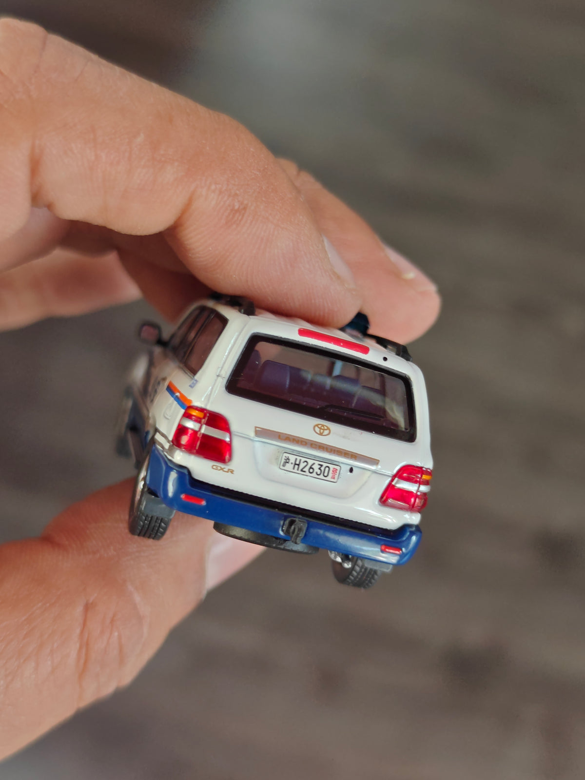 XCar Toys Toyota Land Cruiser Police - J100 Series (Open Box)