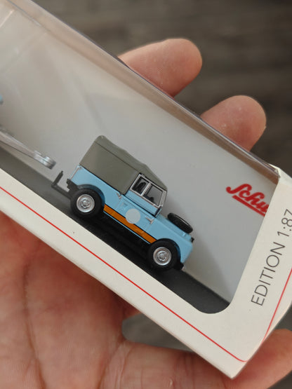 Schuco Land Rover 88 Mit Hanger + British Racing Mini Cooper (Gulf Oil)