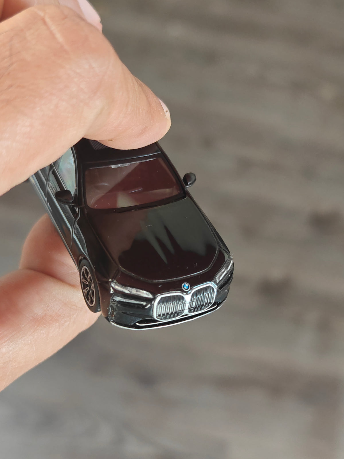Mini GT BMW i7 xDrive60 - Black Sapphire (Open Box)
