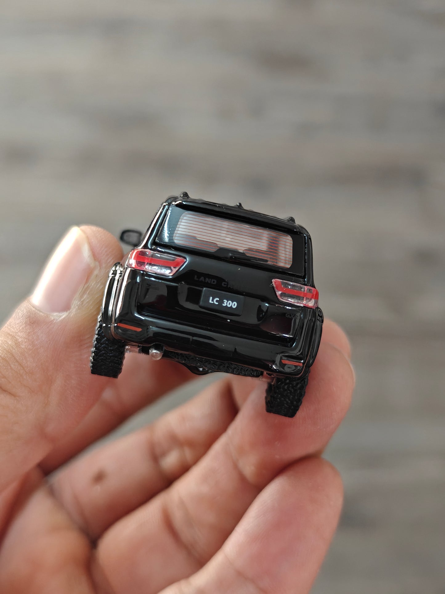 Massdi Toyota Land Cruiser LC300 Black Edition