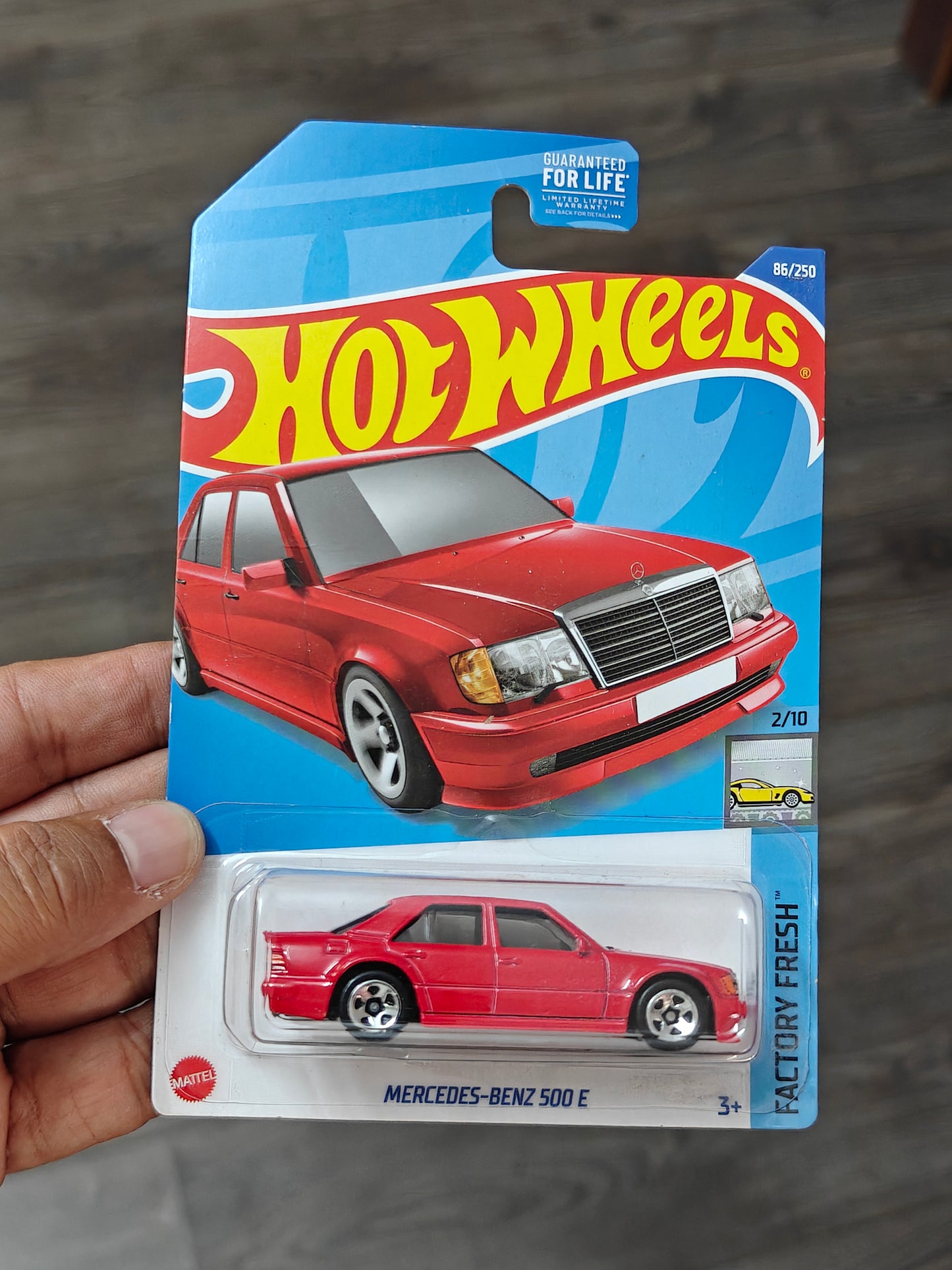 Hot Wheels Mercedes-Benz 500 E - Red (Imported)