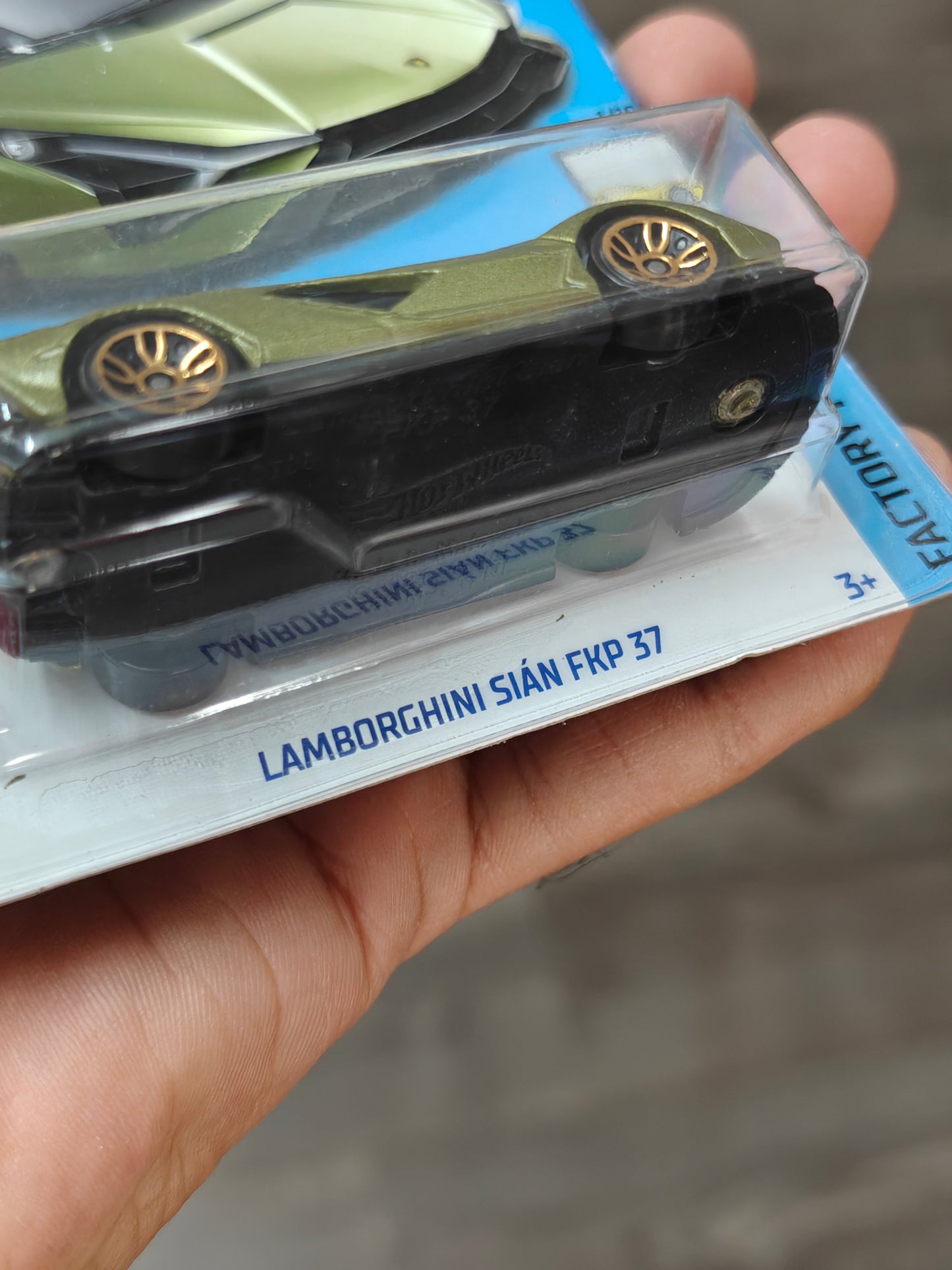 Hot Wheels Lamborghini Sian FKP 37 - Green (Imported)