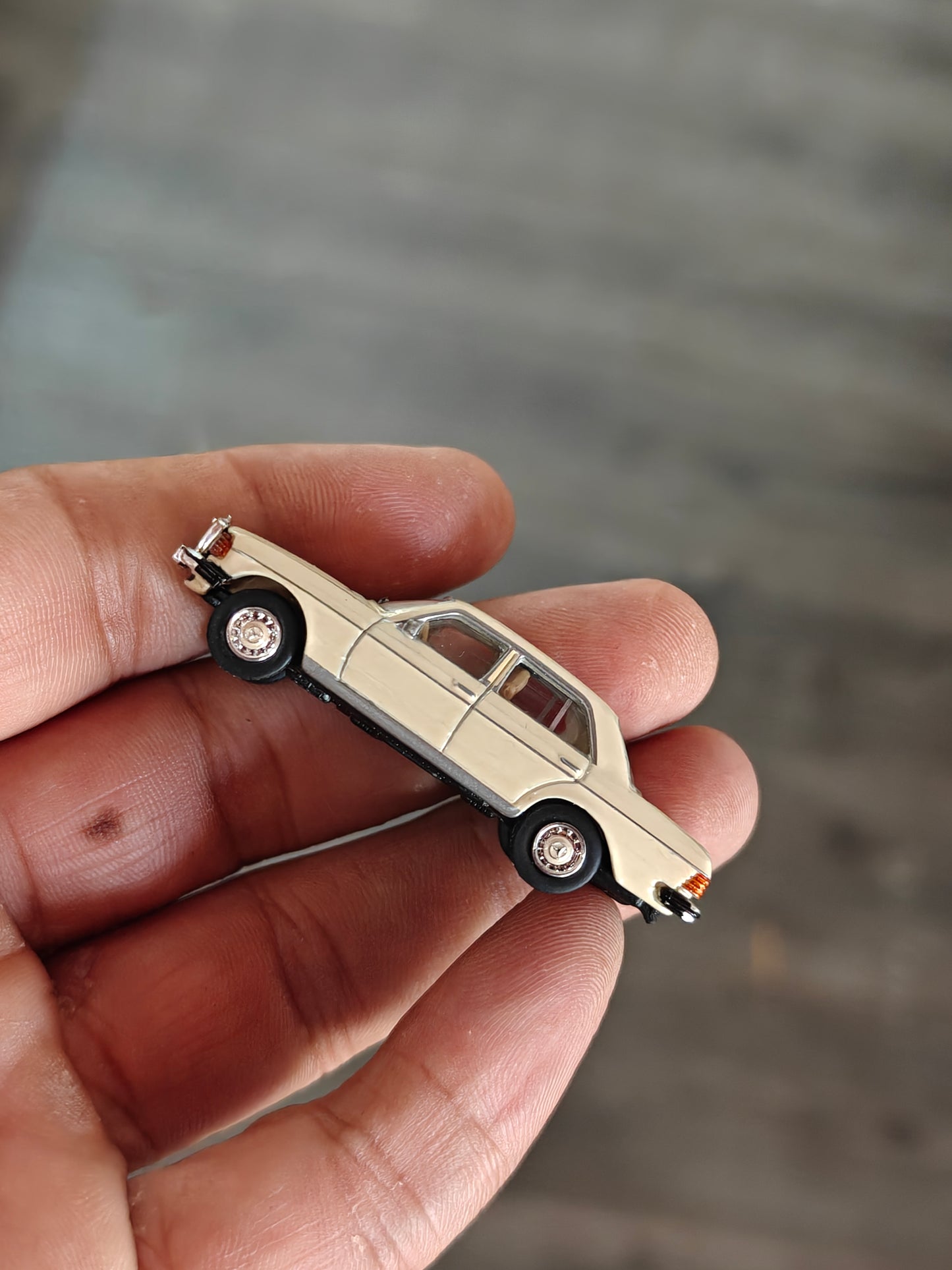 Schuco Mercedes-Benz W123 Sedan - Beige (Uncarded)
