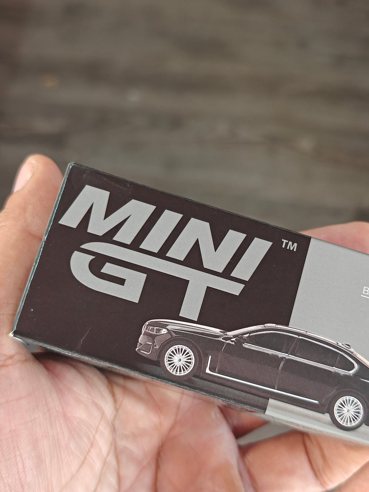 Mini GT BMW 750Li xDrive - Black Sapphire (Open Box)