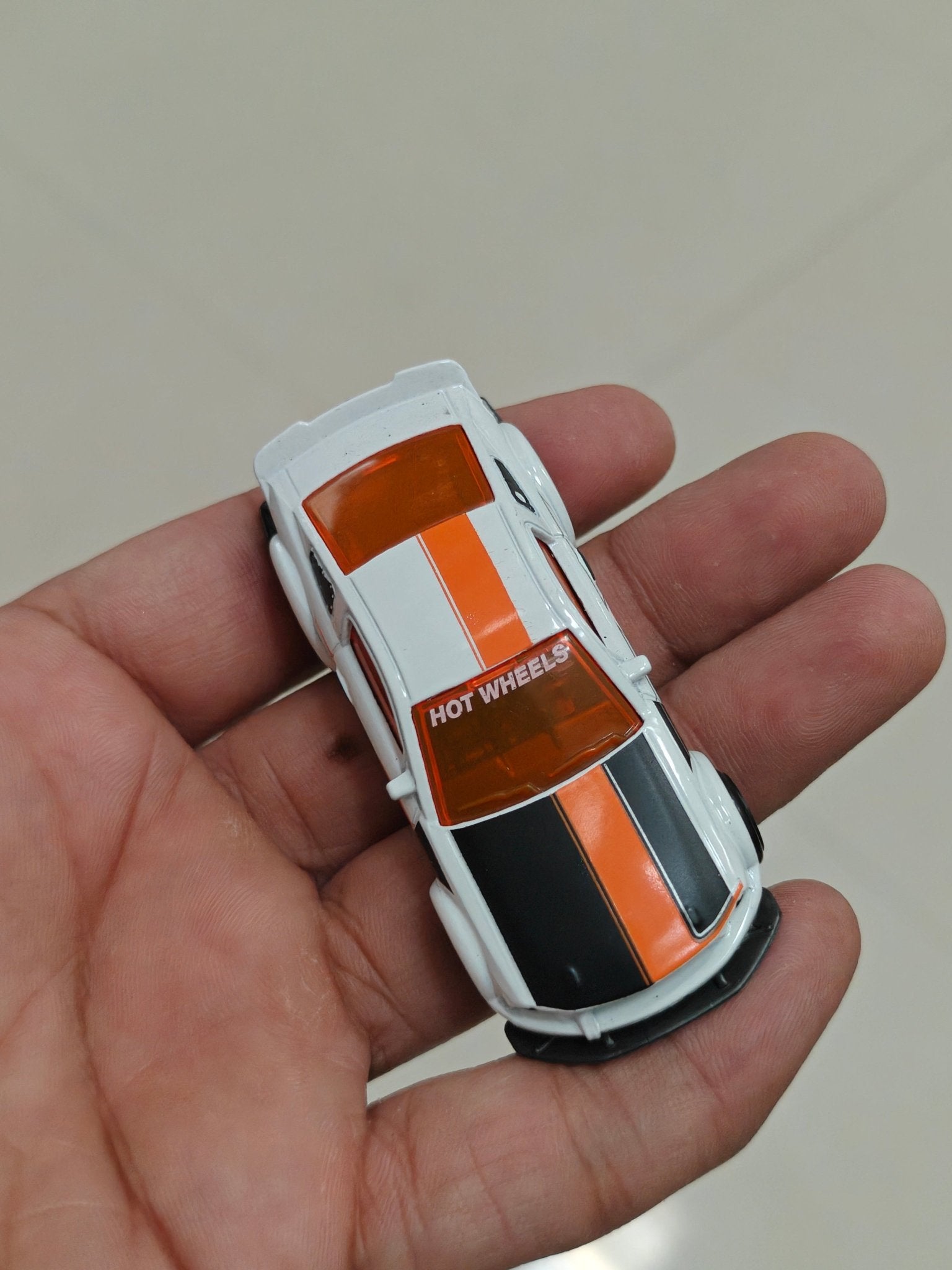 Silver Series Hot Wheels 2005 Ford Mustang - White (Uncarded - New) - Kinder Logs