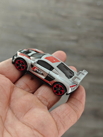 Silver Series Hot Wheels Audi R8 LMS (Uncarded - New) - Kinder Logs
