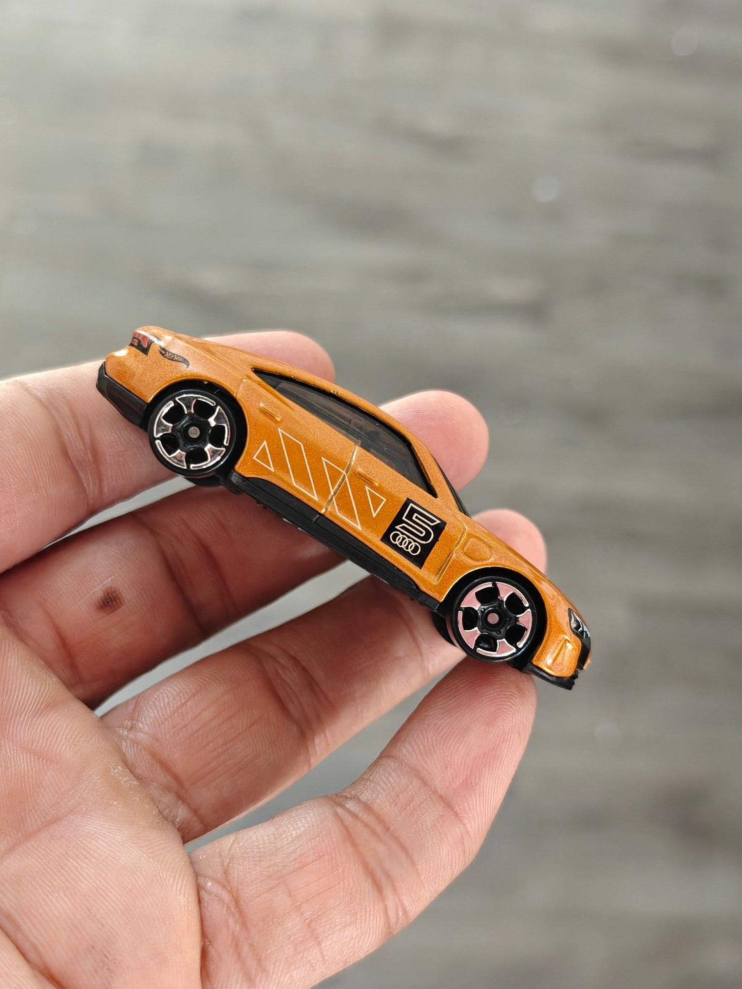 Silver Series Hot Wheels Audi RS e-Tron GT (Uncarded - New) - Kinder Logs