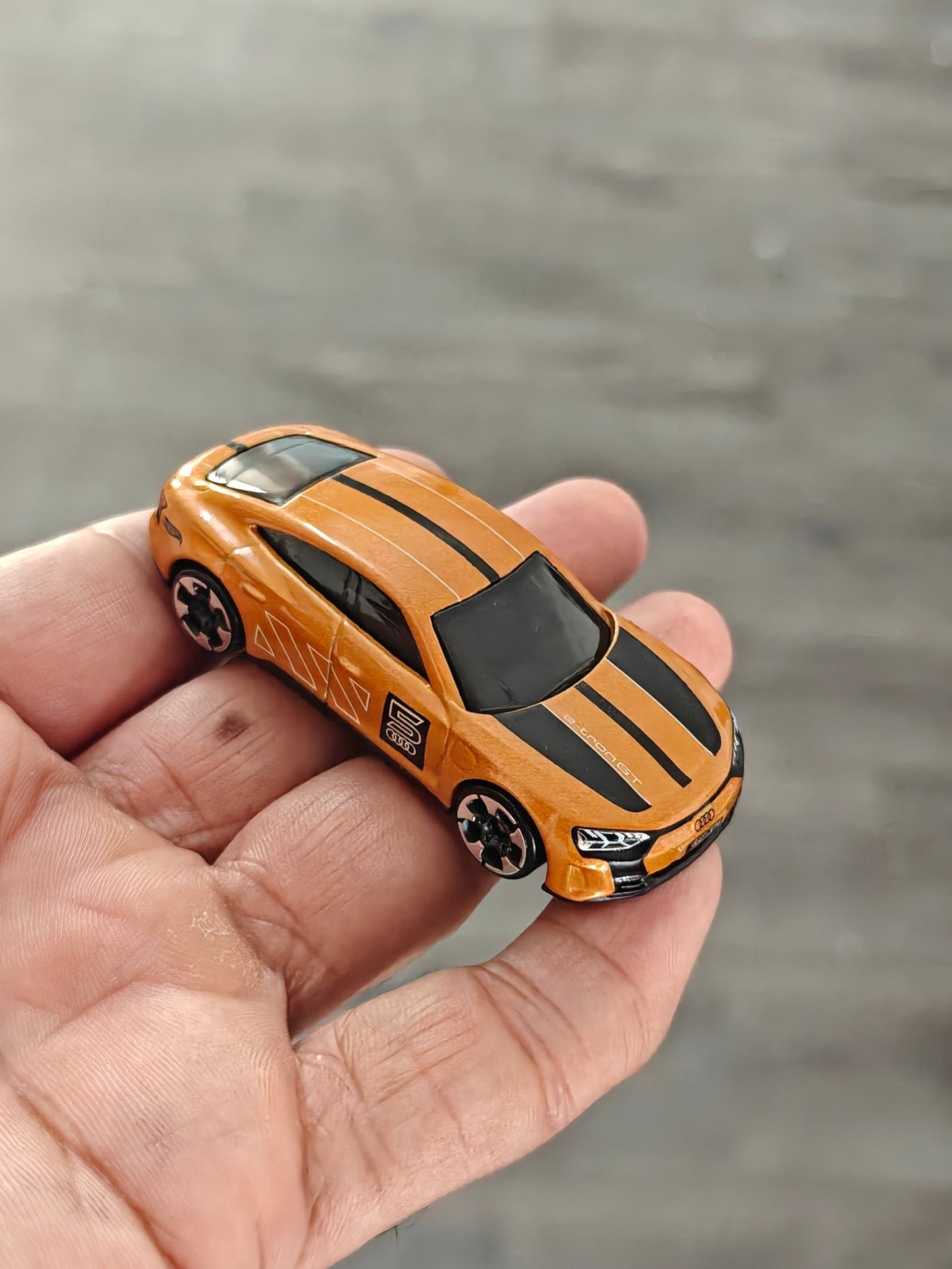 Silver Series Hot Wheels Audi RS e-Tron GT (Uncarded - New) - Kinder Logs