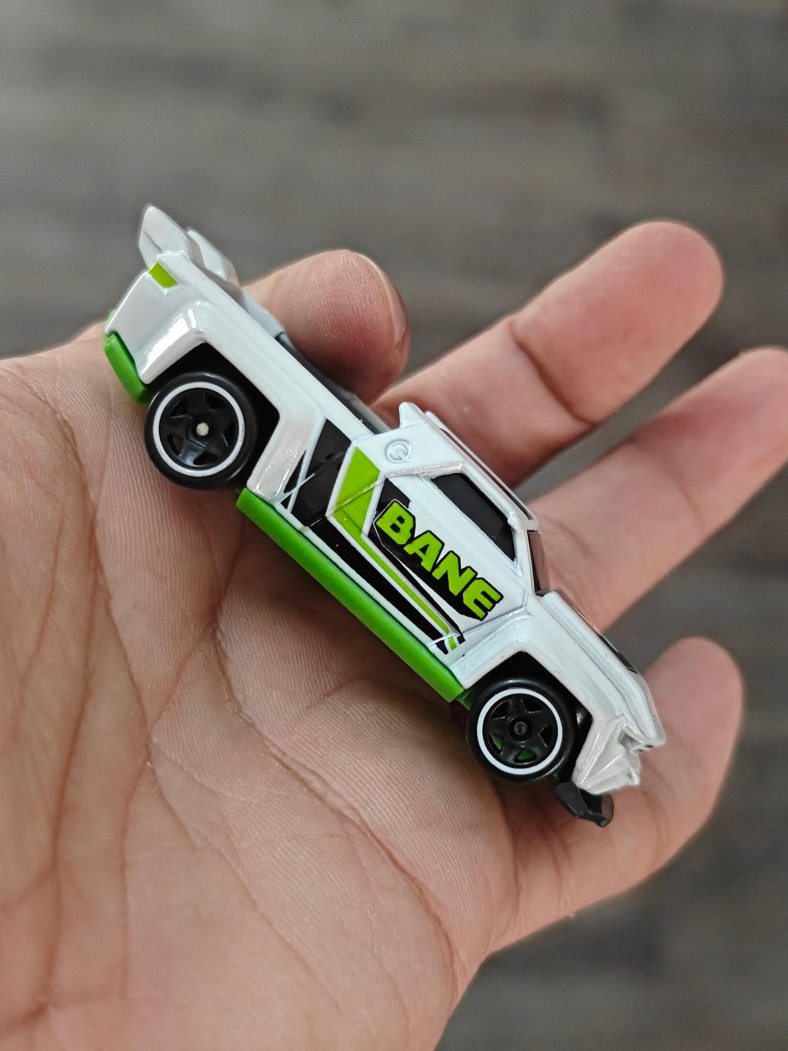 Silver Series Hot Wheels 'BANE' Solid Muscle - Kinder Logs