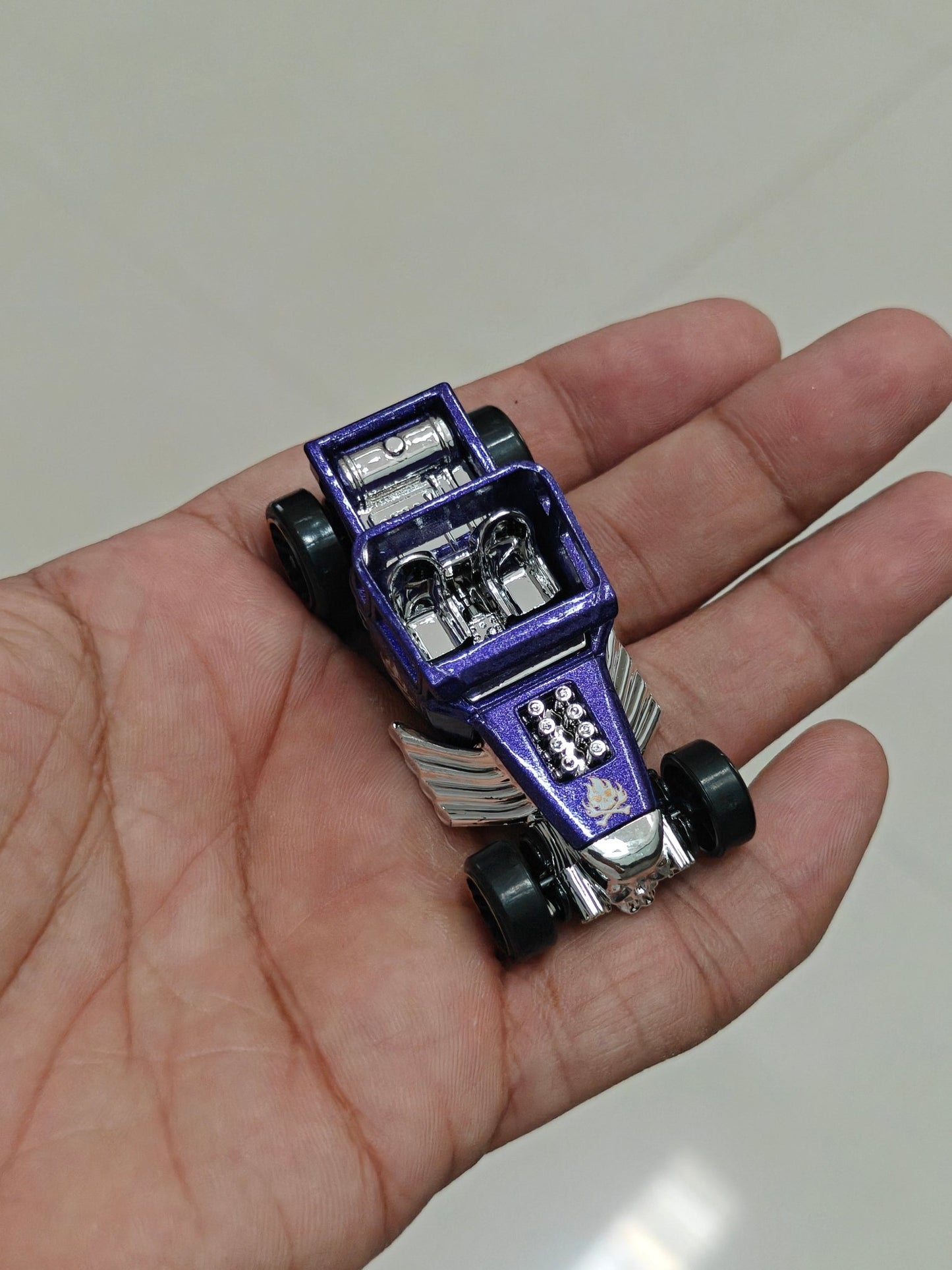 Silver Series Hot Wheels Bone Shaker (Uncarded - New) - Kinder Logs