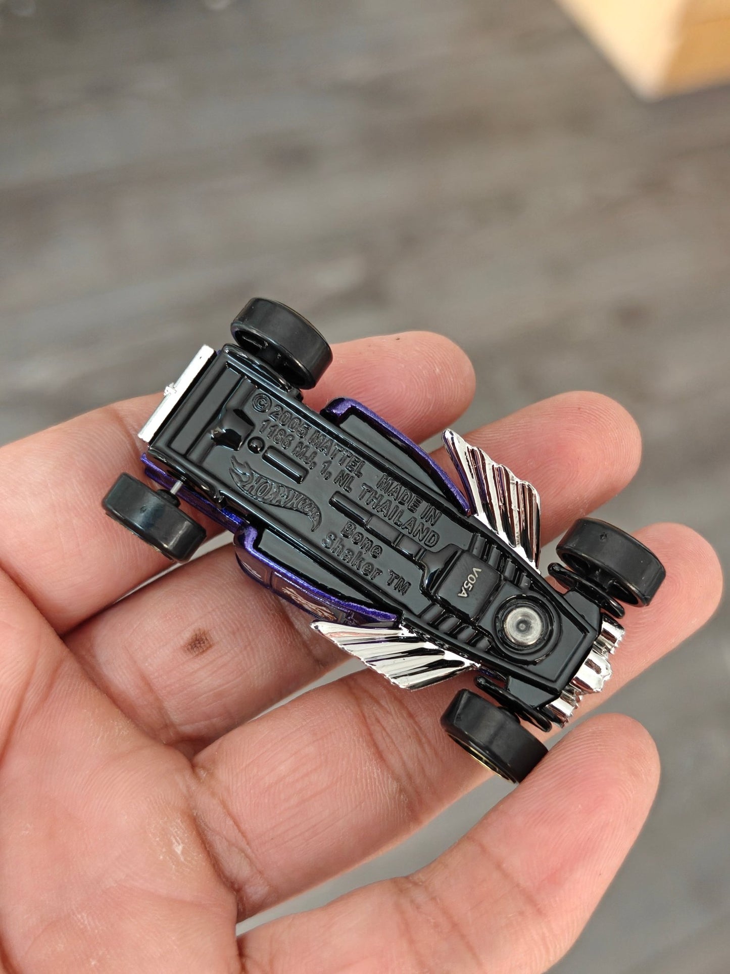 Silver Series Hot Wheels Bone Shaker (Uncarded - New) - Kinder Logs
