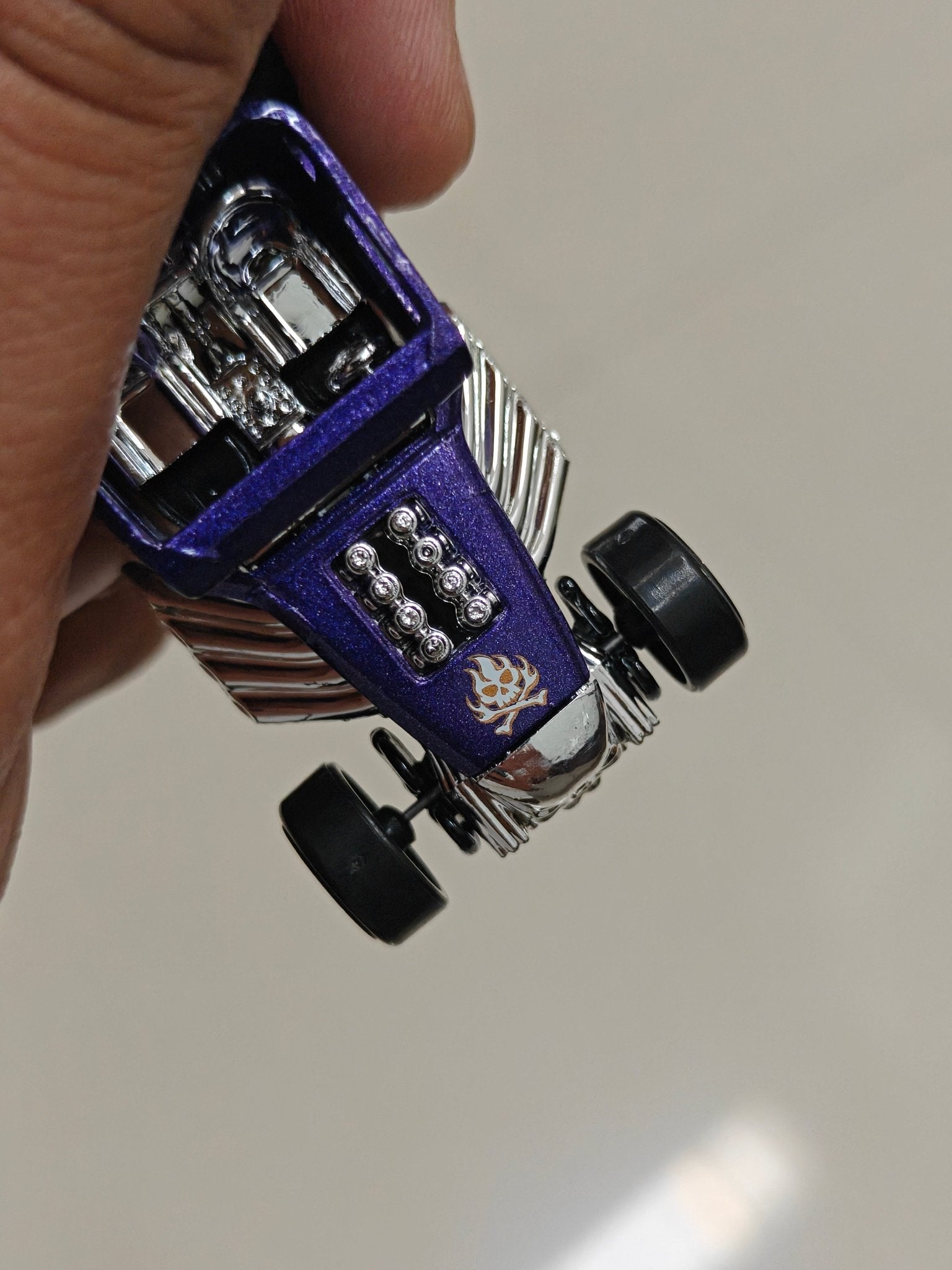 Silver Series Hot Wheels Bone Shaker (Uncarded - New) - Kinder Logs