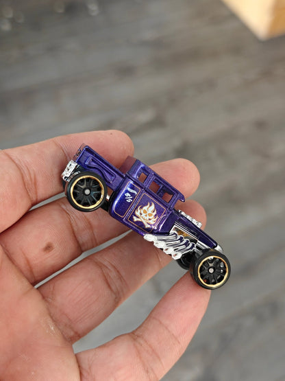 Silver Series Hot Wheels Bone Shaker (Uncarded - New) - Kinder Logs