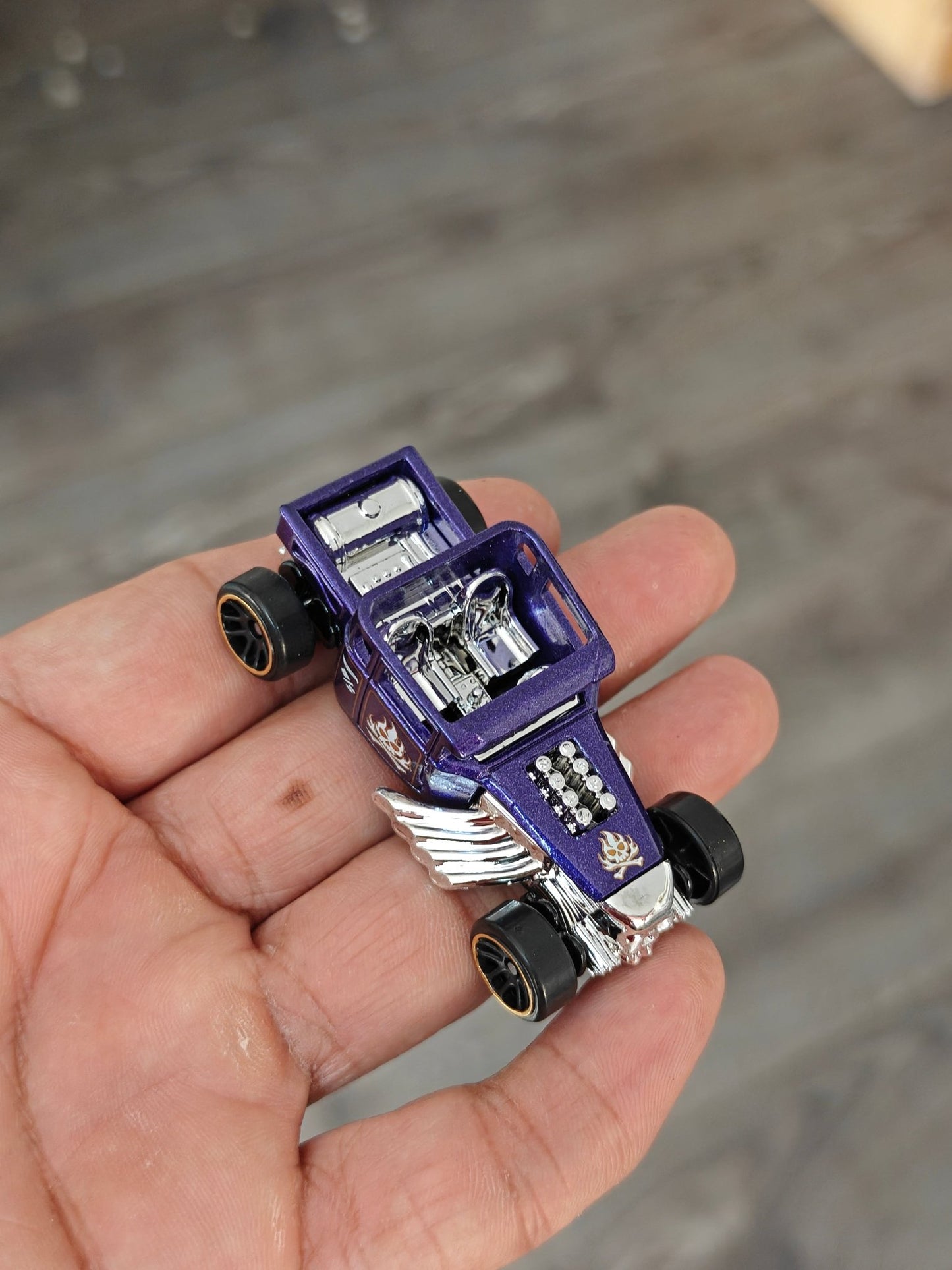 Silver Series Hot Wheels Bone Shaker (Uncarded - New) - Kinder Logs