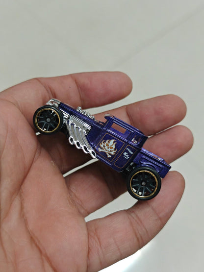 Silver Series Hot Wheels Bone Shaker (Uncarded - New) - Kinder Logs