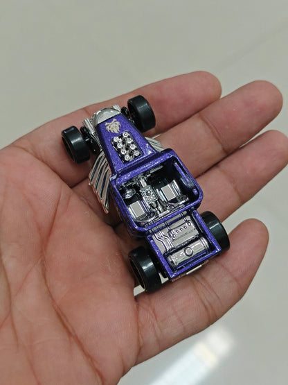 Silver Series Hot Wheels Bone Shaker (Uncarded - New) - Kinder Logs