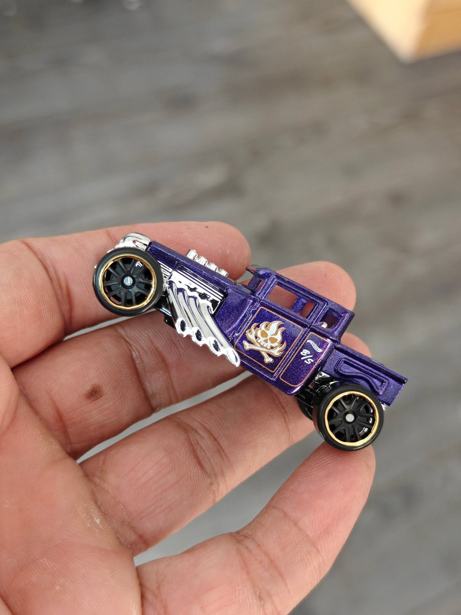 Silver Series Hot Wheels Bone Shaker (Uncarded - New) - Kinder Logs