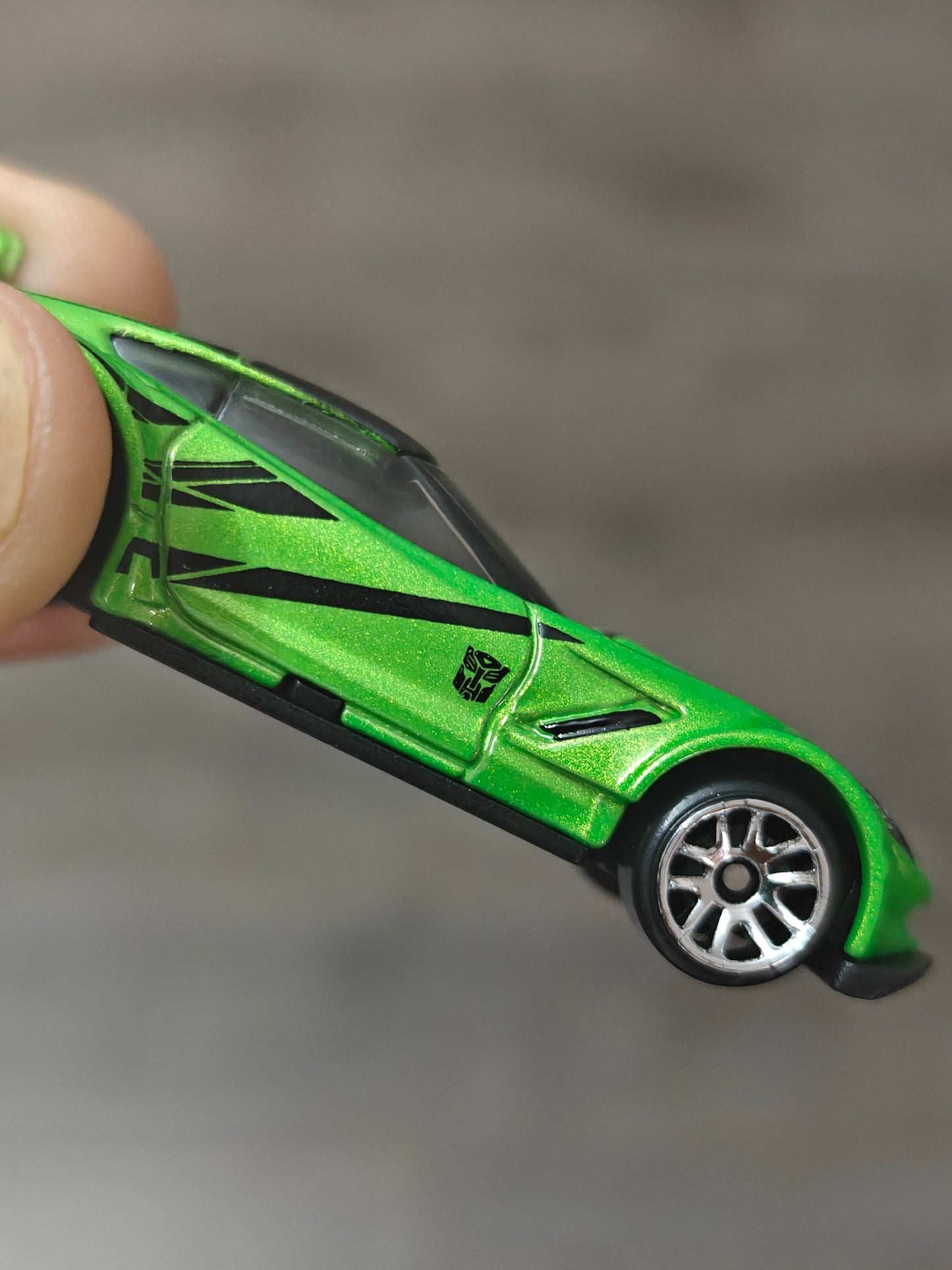 Silver Series Hot Wheels Corvette C7.R - Green (Uncarded) - Kinder Logs