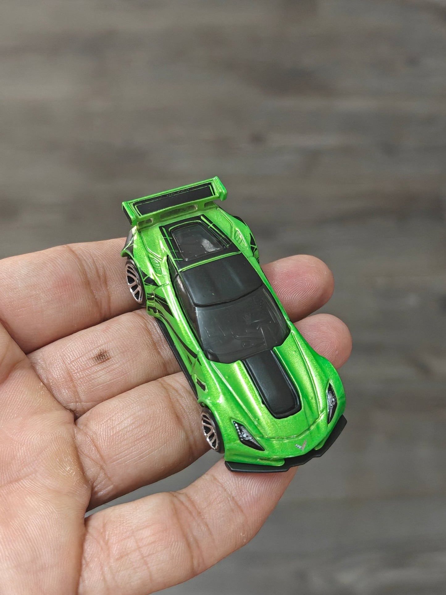 Silver Series Hot Wheels Corvette C7.R - Green (Uncarded) - Kinder Logs