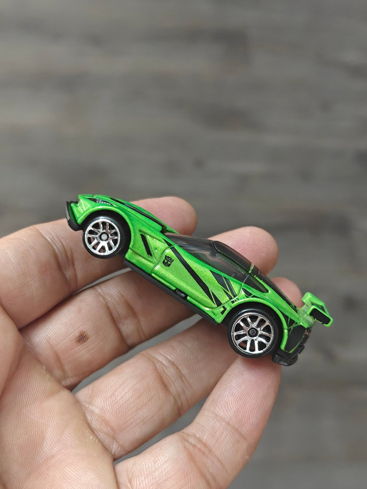 Silver Series Hot Wheels Corvette C7.R - Green (Uncarded) - Kinder Logs
