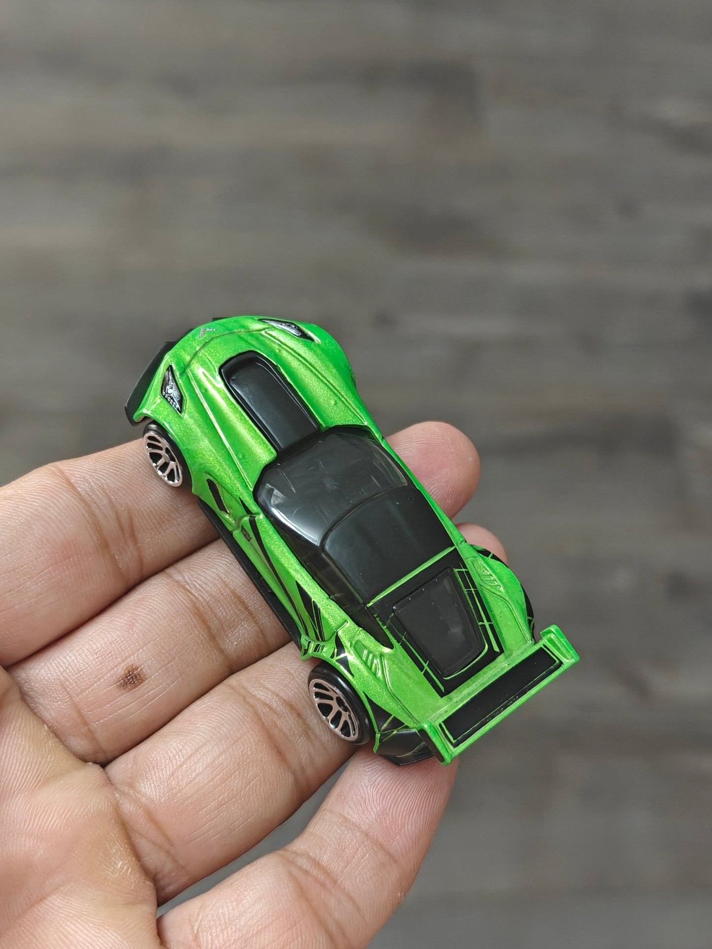 Silver Series Hot Wheels Corvette C7.R - Green (Uncarded) - Kinder Logs