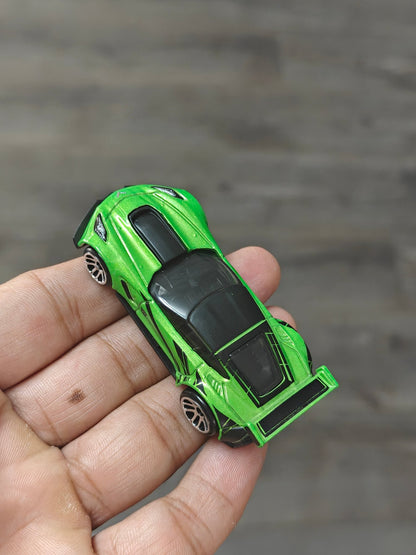 Silver Series Hot Wheels Corvette C7.R - Green (Uncarded) - Kinder Logs