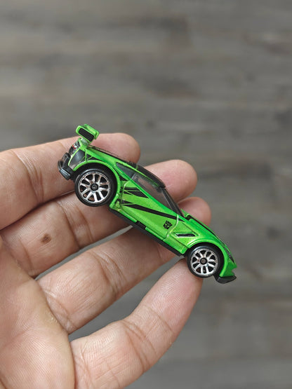 Silver Series Hot Wheels Corvette C7.R - Green (Uncarded) - Kinder Logs