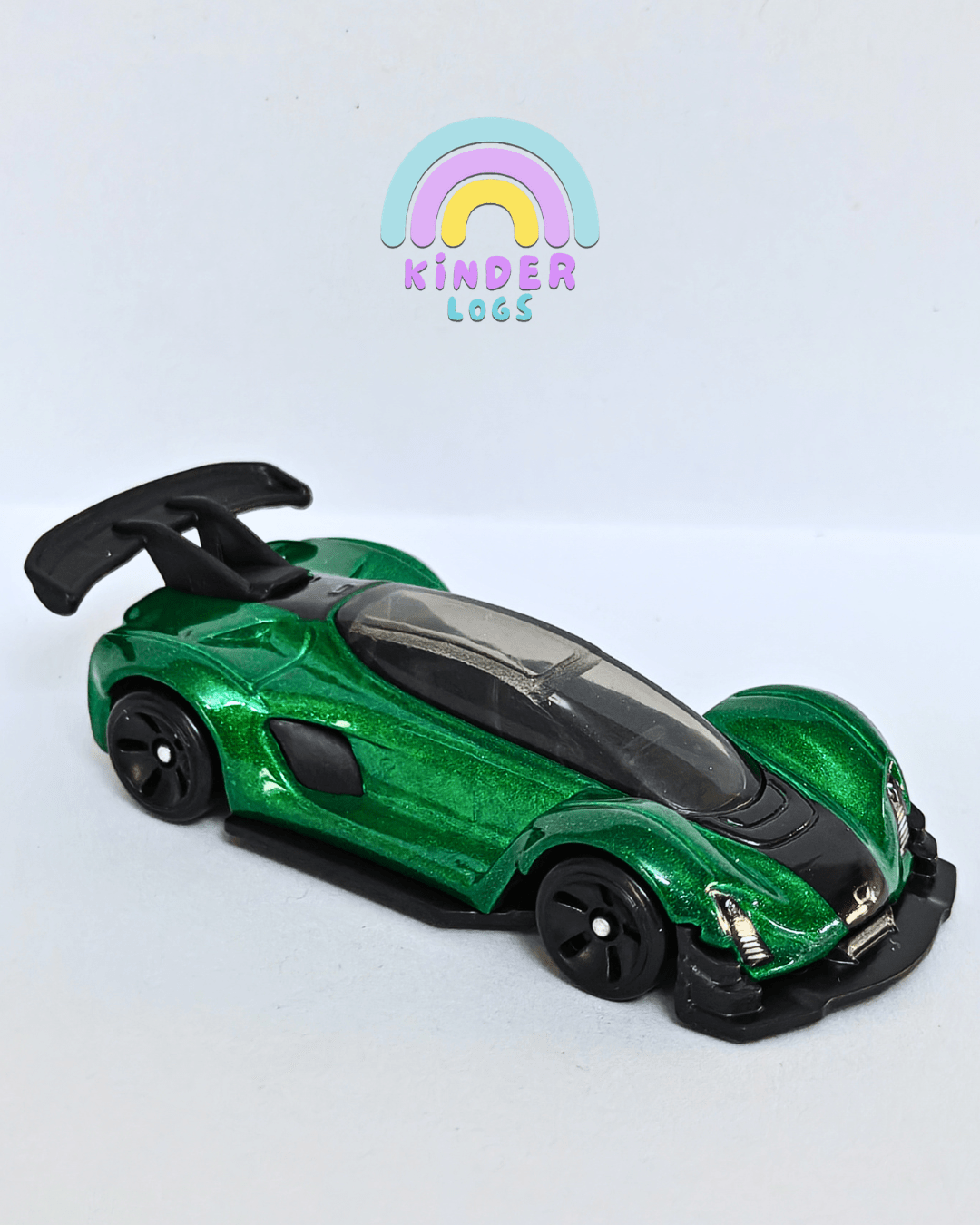 Silver Series Hot Wheels CZinger 21C - Green (Uncarded - New) - Kinder Logs