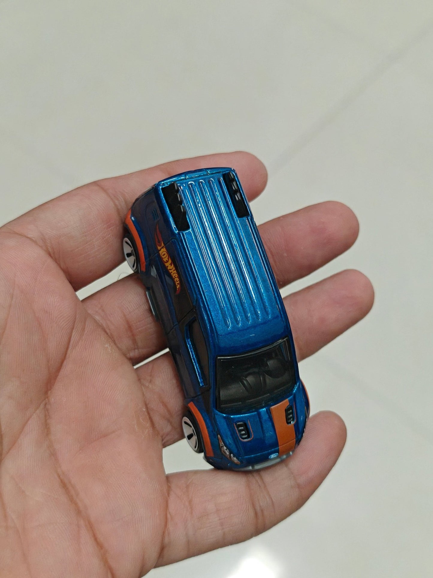 Silver Series Hot Wheels Ford Transit Connect (Uncarded - New) - Kinder Logs