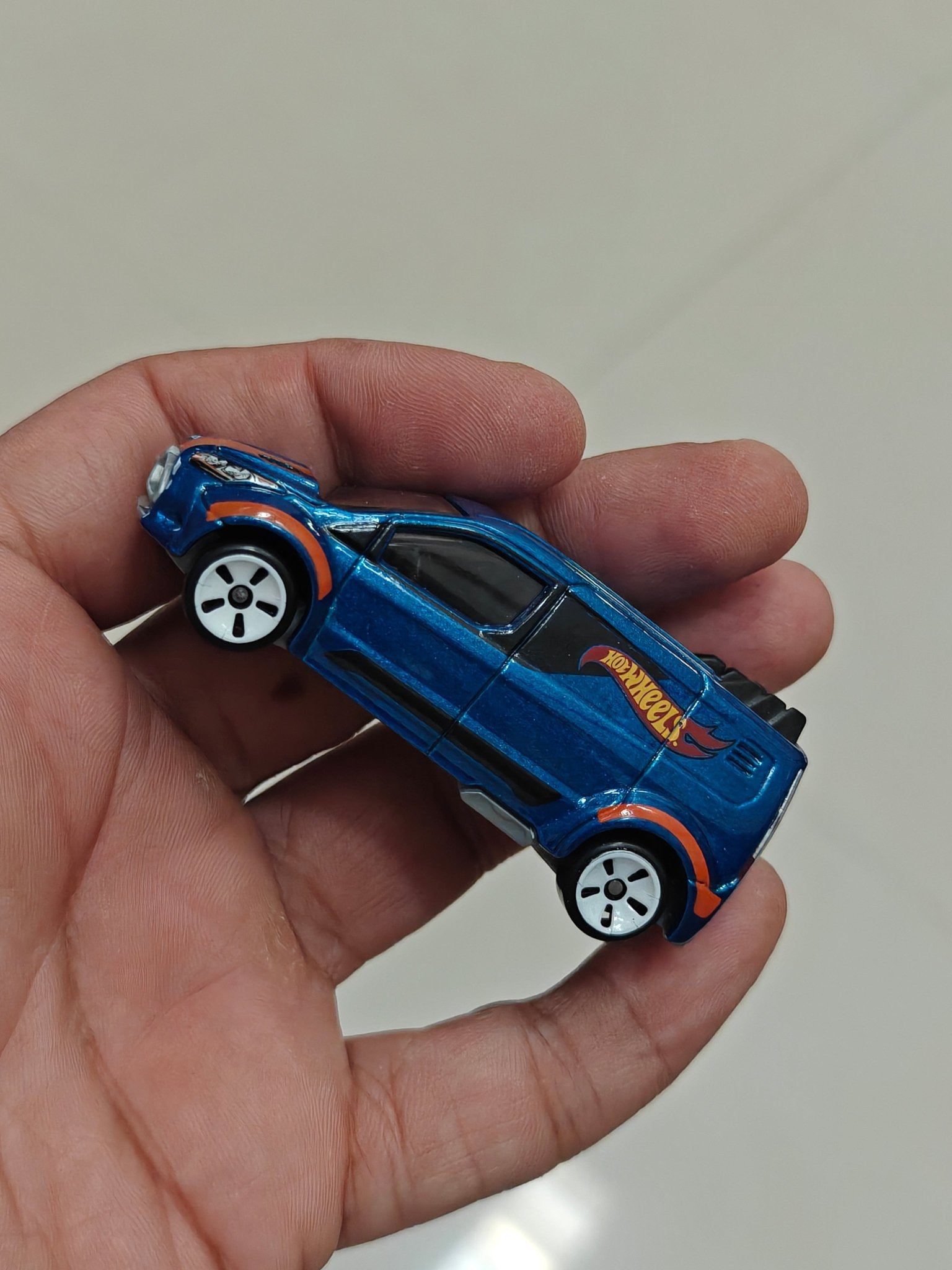 Silver Series Hot Wheels Ford Transit Connect (Uncarded - New) - Kinder Logs