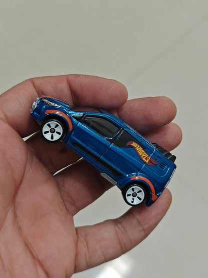 Silver Series Hot Wheels Ford Transit Connect (Uncarded - New) - Kinder Logs