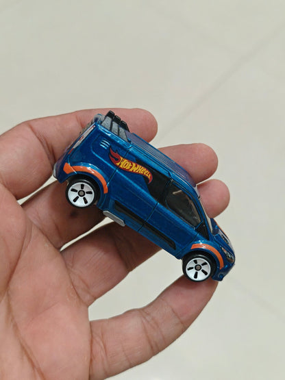 Silver Series Hot Wheels Ford Transit Connect (Uncarded - New) - Kinder Logs
