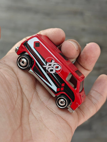 Silver Series Hot Wheels 'Harley Quinn' 1970s Van - Kinder Logs