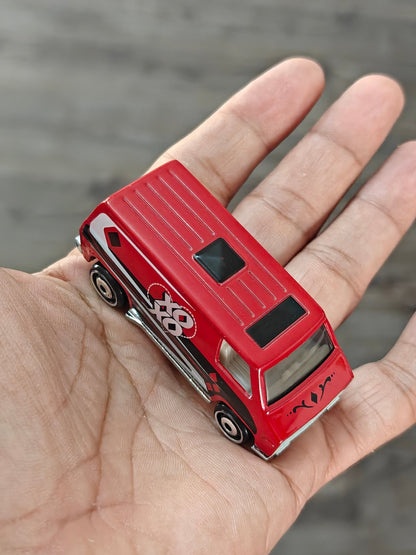 Silver Series Hot Wheels 'Harley Quinn' 1970s Van - Kinder Logs