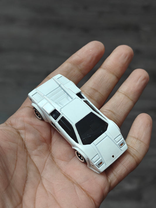 Silver Series Hot Wheels Lamborghini Countach LP 5000 QV - White (Uncarded - New) - Kinder Logs