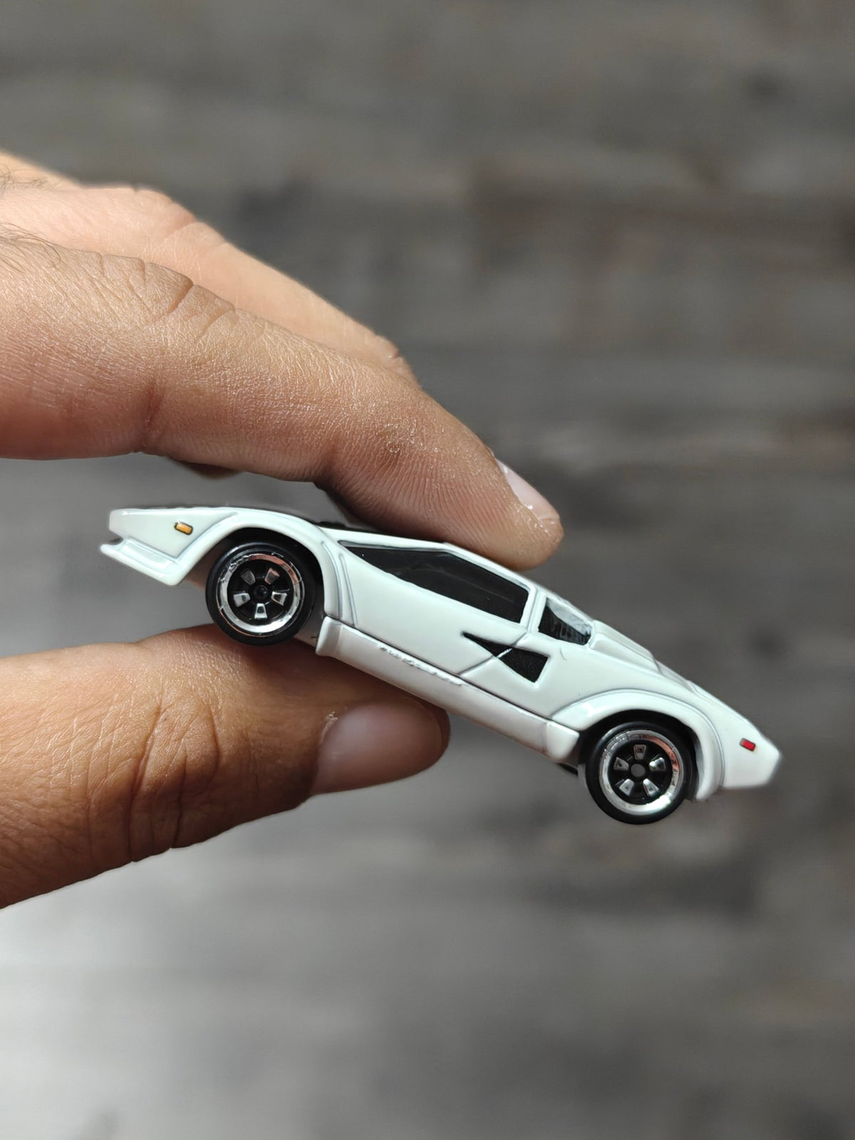 Silver Series Hot Wheels Lamborghini Countach LP 5000 QV - White (Uncarded - New) - Kinder Logs