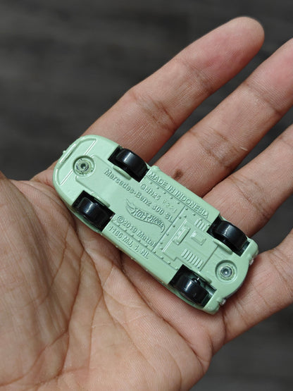 Silver Series Hot Wheels Mercedes-Benz 300 SL - Green (Uncarded - New) - Kinder Logs