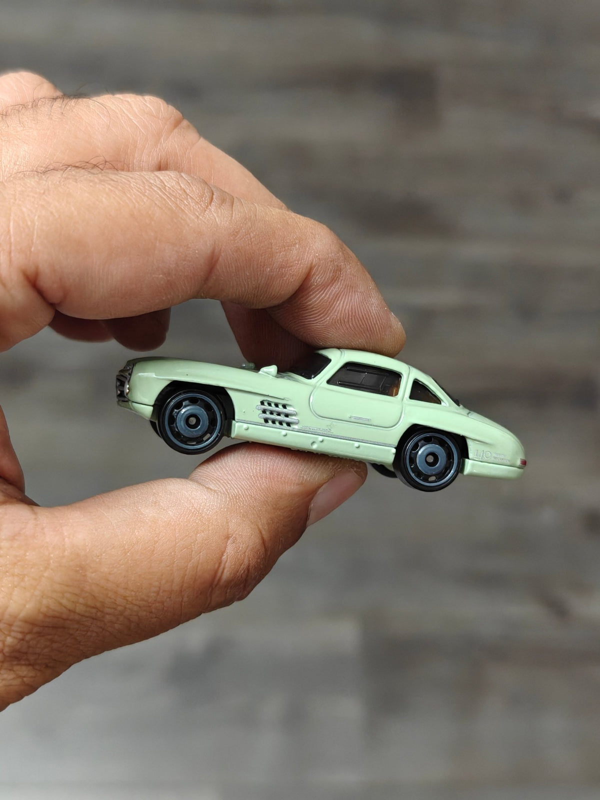 Silver Series Hot Wheels Mercedes-Benz 300 SL - Green (Uncarded - New) - Kinder Logs