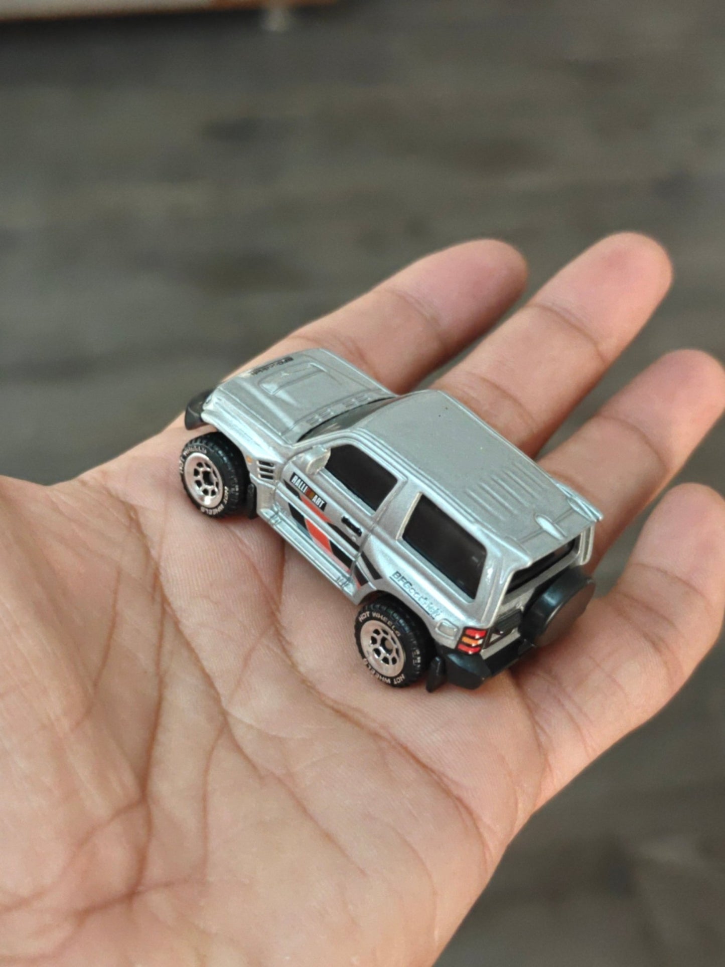 Silver Series Hot Wheels Mitsubishi Pajero Evolution - Silver (Uncarded - New) - Kinder Logs
