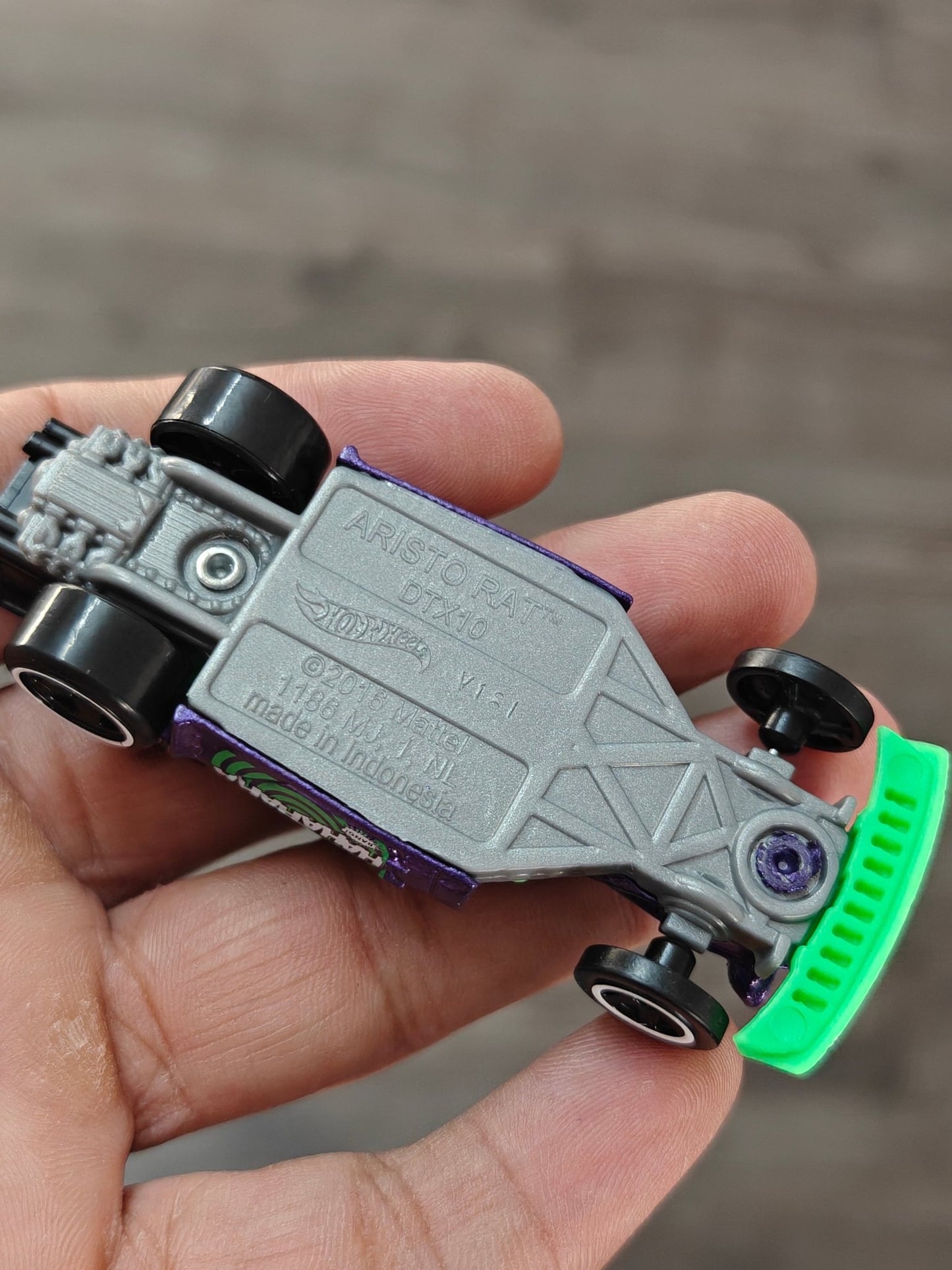Silver Series Hot Wheels 'The Joker' Aristo Rat - Kinder Logs
