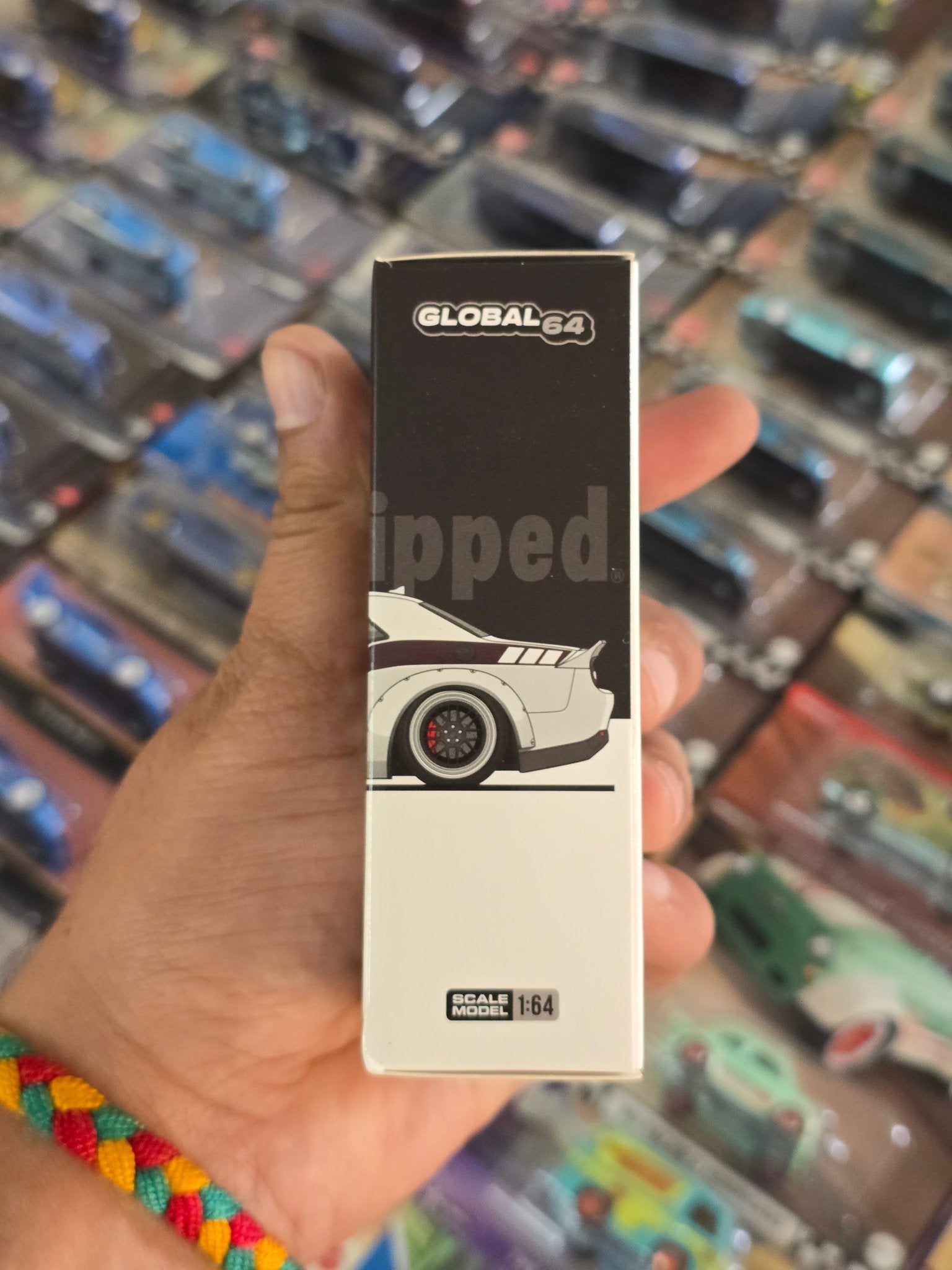 Tarmac Works Dodge Challenger SRT Hellcat Liberty Walk Moon Eyes Edition - Kinder Logs