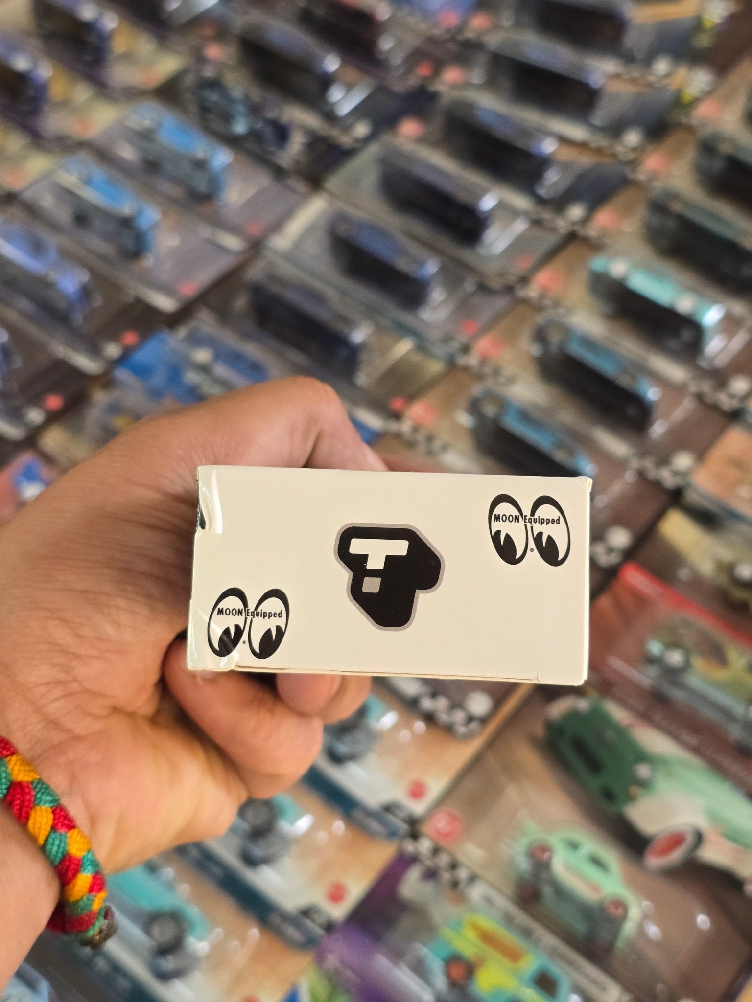Tarmac Works Dodge Challenger SRT Hellcat Liberty Walk Moon Eyes Edition - Kinder Logs