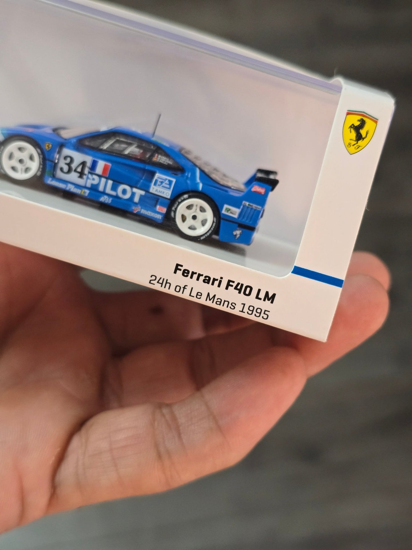 Tarmac Works IXO Ferrari F40 LM - 24h of Le Mans 1995 - Kinder Logs