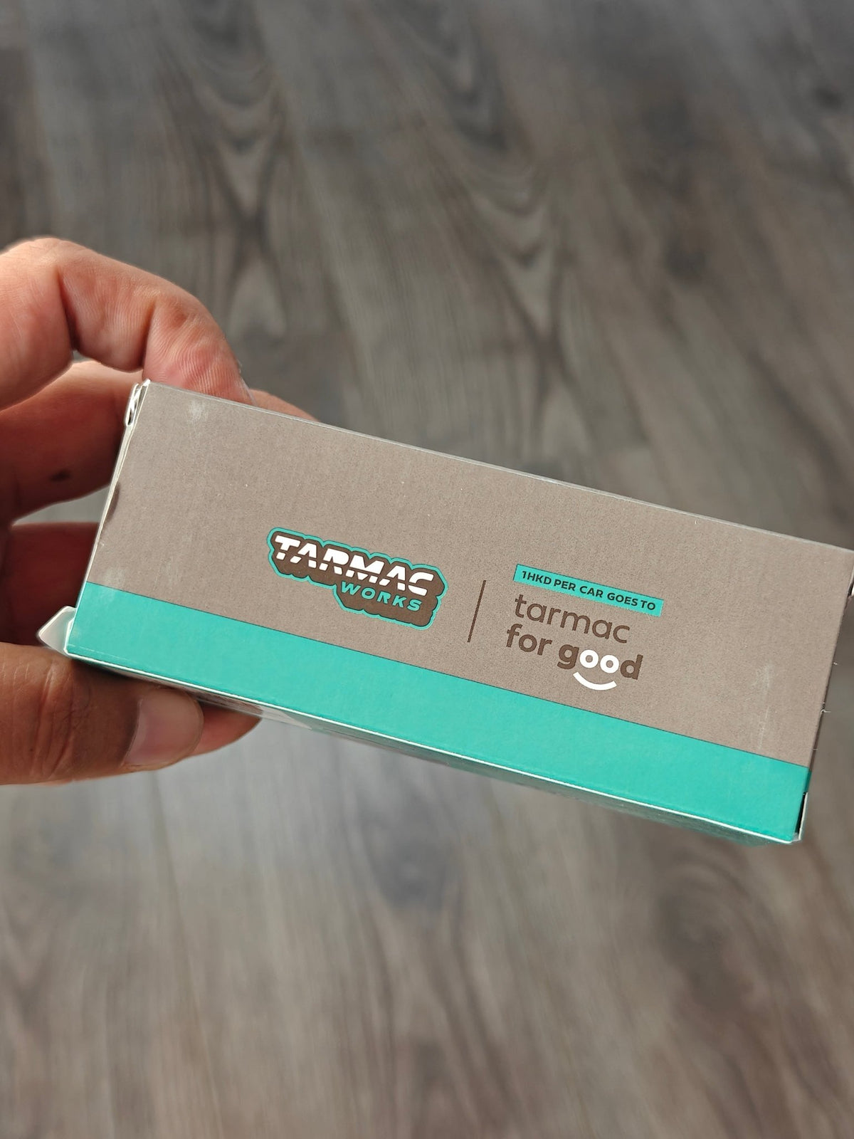 Tarmac Works IXO Mercedes-AMG F1 W12 E Performance - 100th Win Lewis Hamilton (Open Box) - Kinder Logs