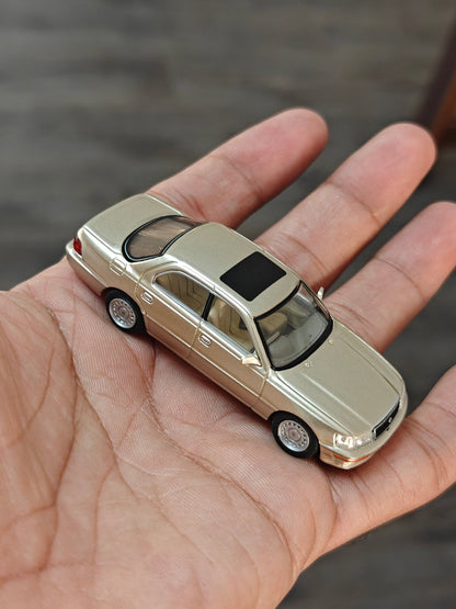 Tarmac Works Lexus LS400 UCF10 (Open Box) - Kinder Logs