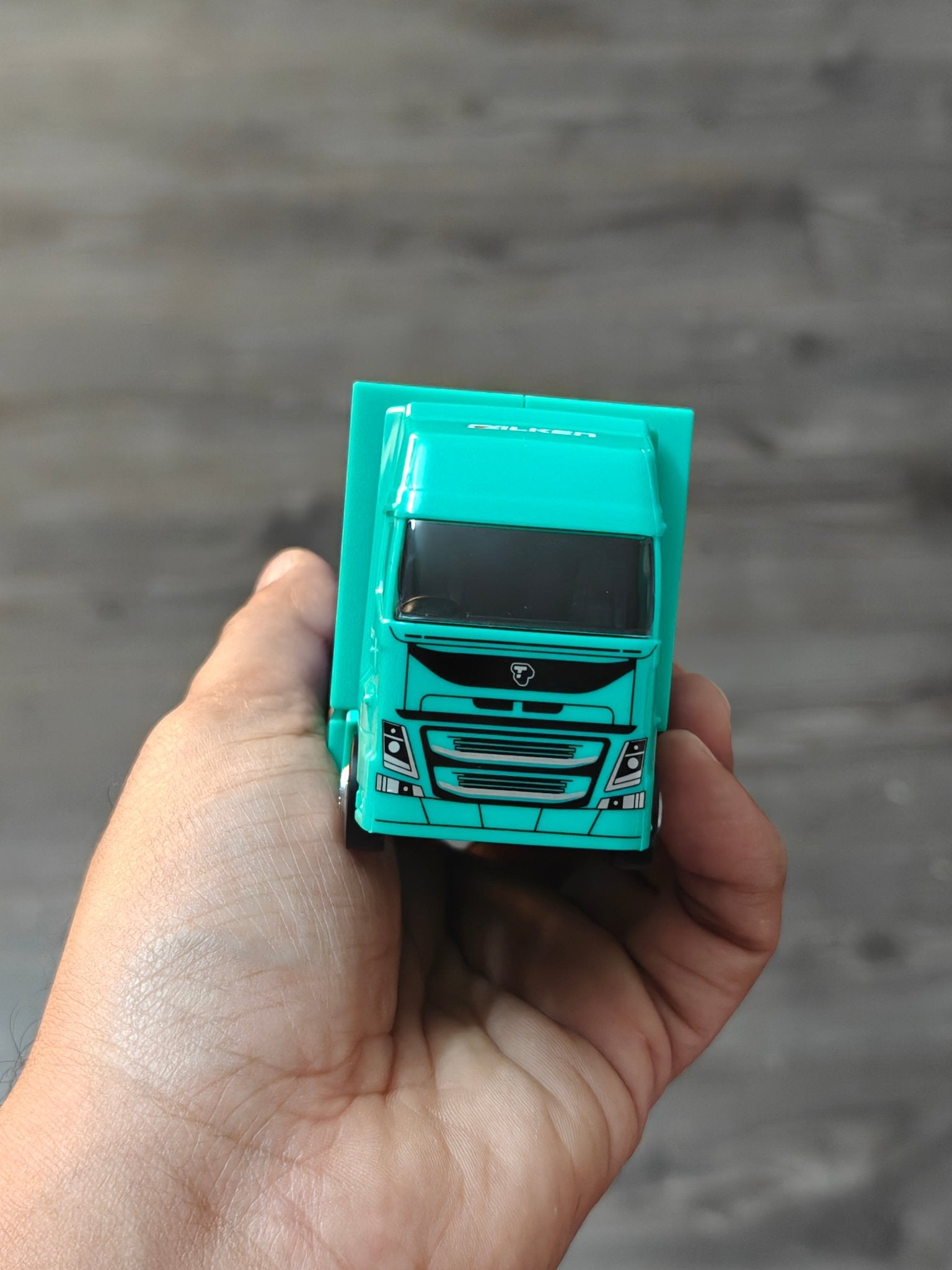Tarmac Works Toyota Hilux AXCR 2017 with Truck (Open Box) - Kinder Logs